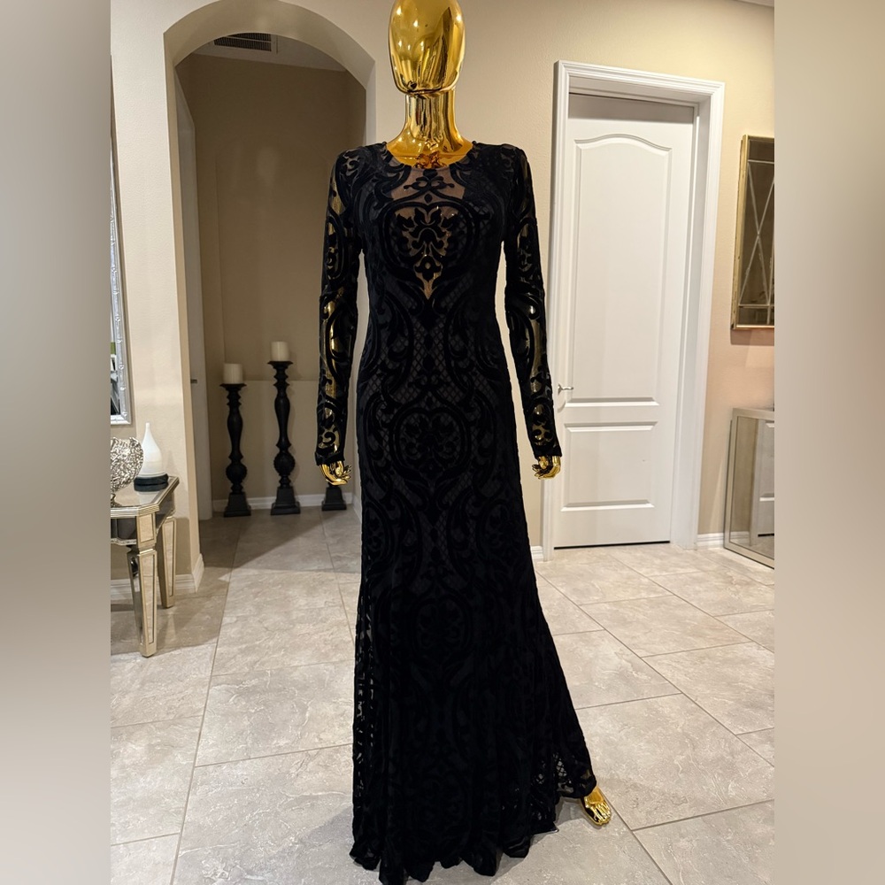 BCBGMaxAzria Black Long Sleeve Lace Dress